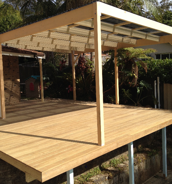 Tallowwood Deck in Killarney Heights with Pre Primed Timber Pergola