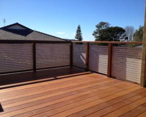 Black Butt Deck With Privacy Screen Hand Rails