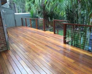 Deck with Stainless Steel Wire Handrail